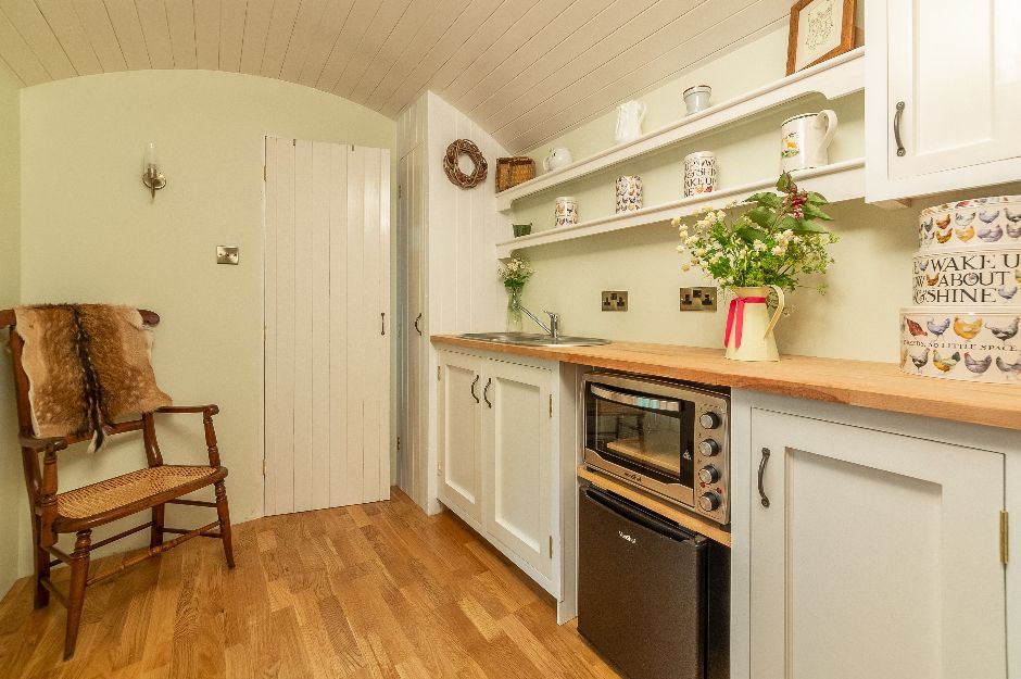 Woodland Retreat Shepherd’s Hut For Two