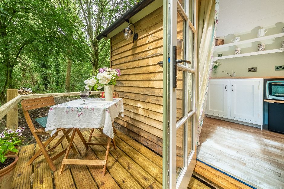 Woodland Retreat Shepherd’s Hut For Two